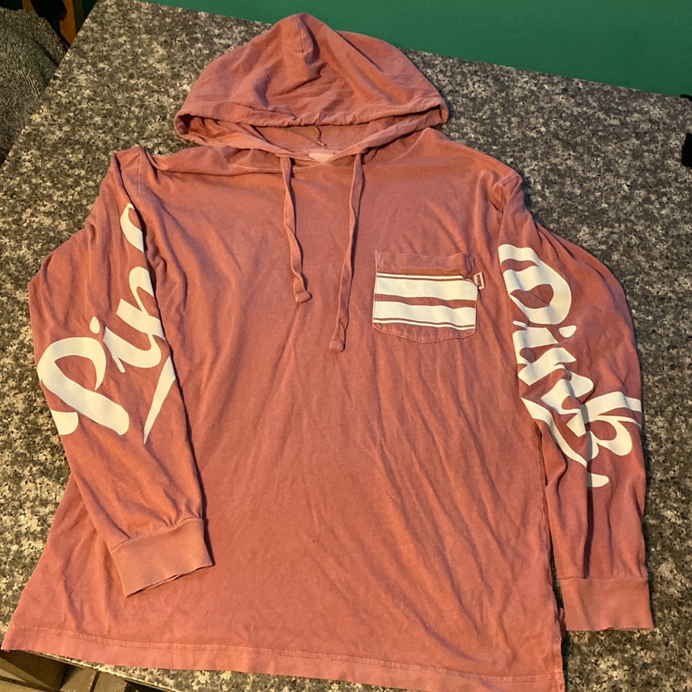 Long sleeve pink T-shirt with hood